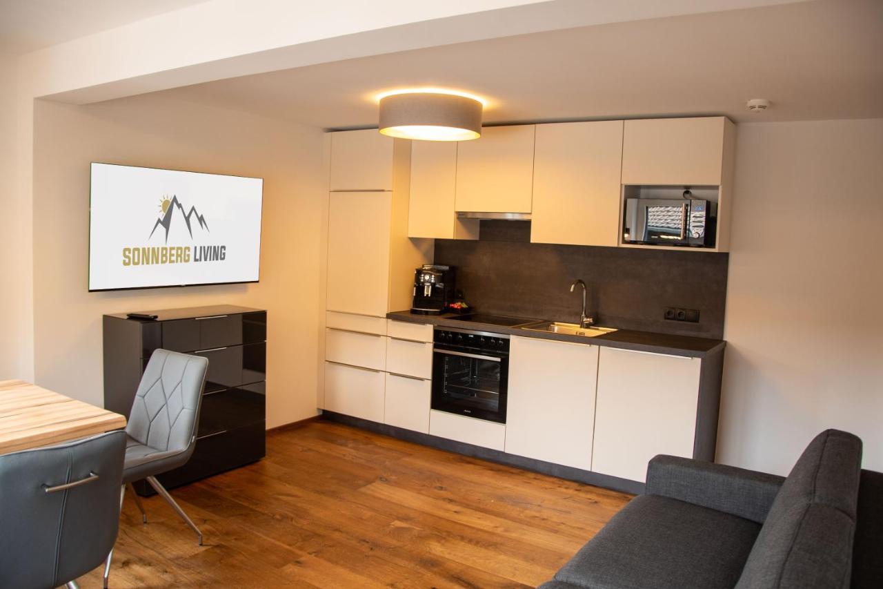 Das Neue Sonnberg Living, Ski In-Ski Out Brixen im Thale Exterior photo